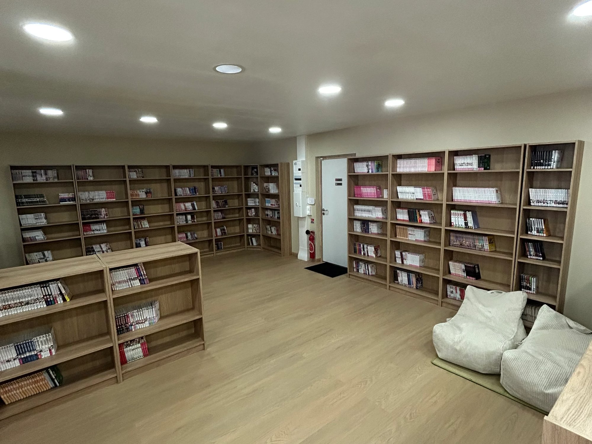 Espace lecture cosy Mangakōhii - Coin détente pour lire vos mangas préférés